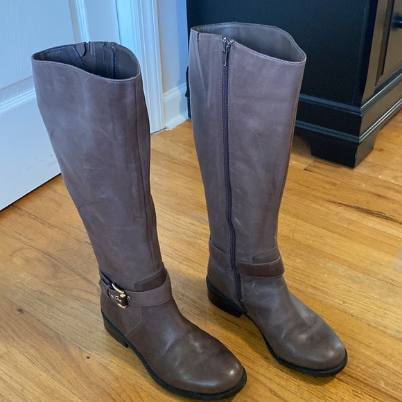 Me Too Leather Boots: 6 1/2 M - Picture 3 of 15